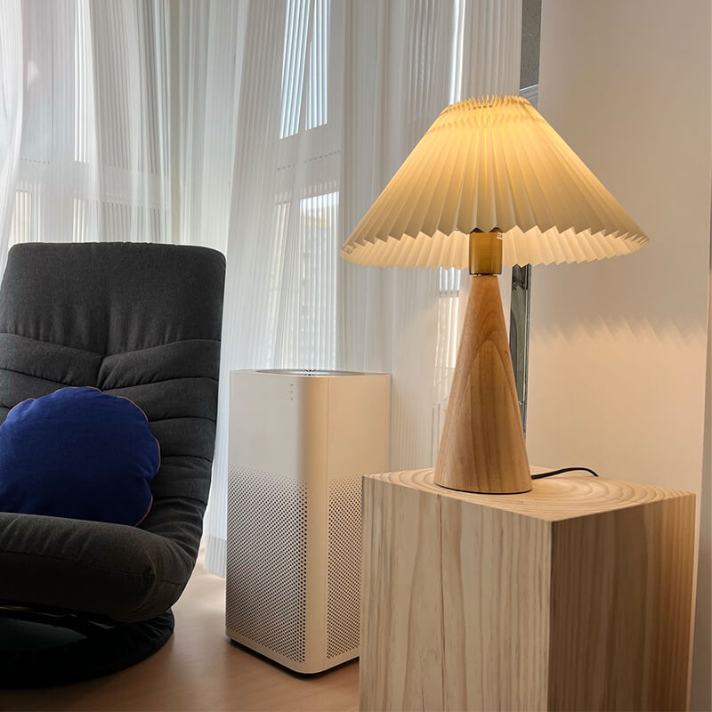 Lampe de table LED en bois et tissu plissé – style japonais